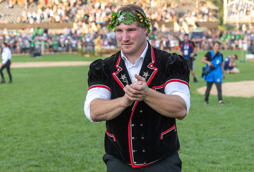 Foto: Sven Thomann, 28.8.2022, Pratteln (BL): Eidgenoessisches Schwing- und Aelplerfest 2022, Schlussgang. Schwingerkoenig Joel Wicki 
